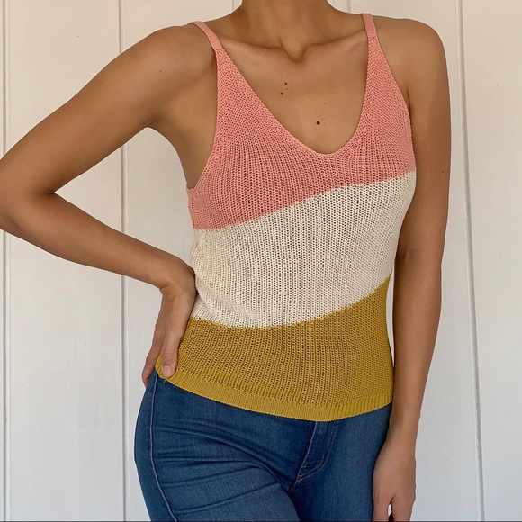 💗 Color Block Knit Top 💗 - Picture 2 of 4